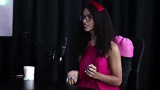 O fetiche dos clientes &eacute; ver ela gozando&comma; e recebia pedido pra ser dominadora e submissa - Espaguete &vert;Transsexual &lpar;SHEER&sol;RED&rpar;